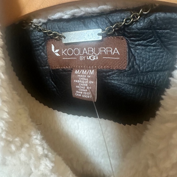 NWOT Women's KOOLABURRA by UGG Sherpa Vest - Picture 5 of 6